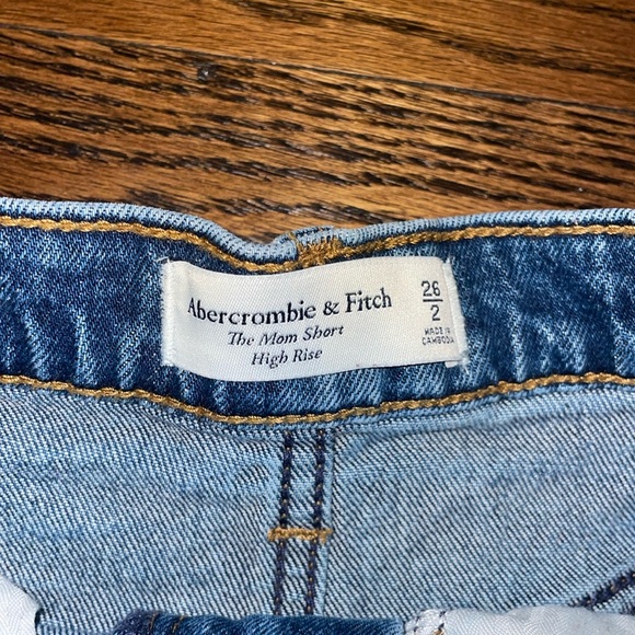 Abercrombie & Fitch  The Mom Short High Rise - Picture 3 of 3
